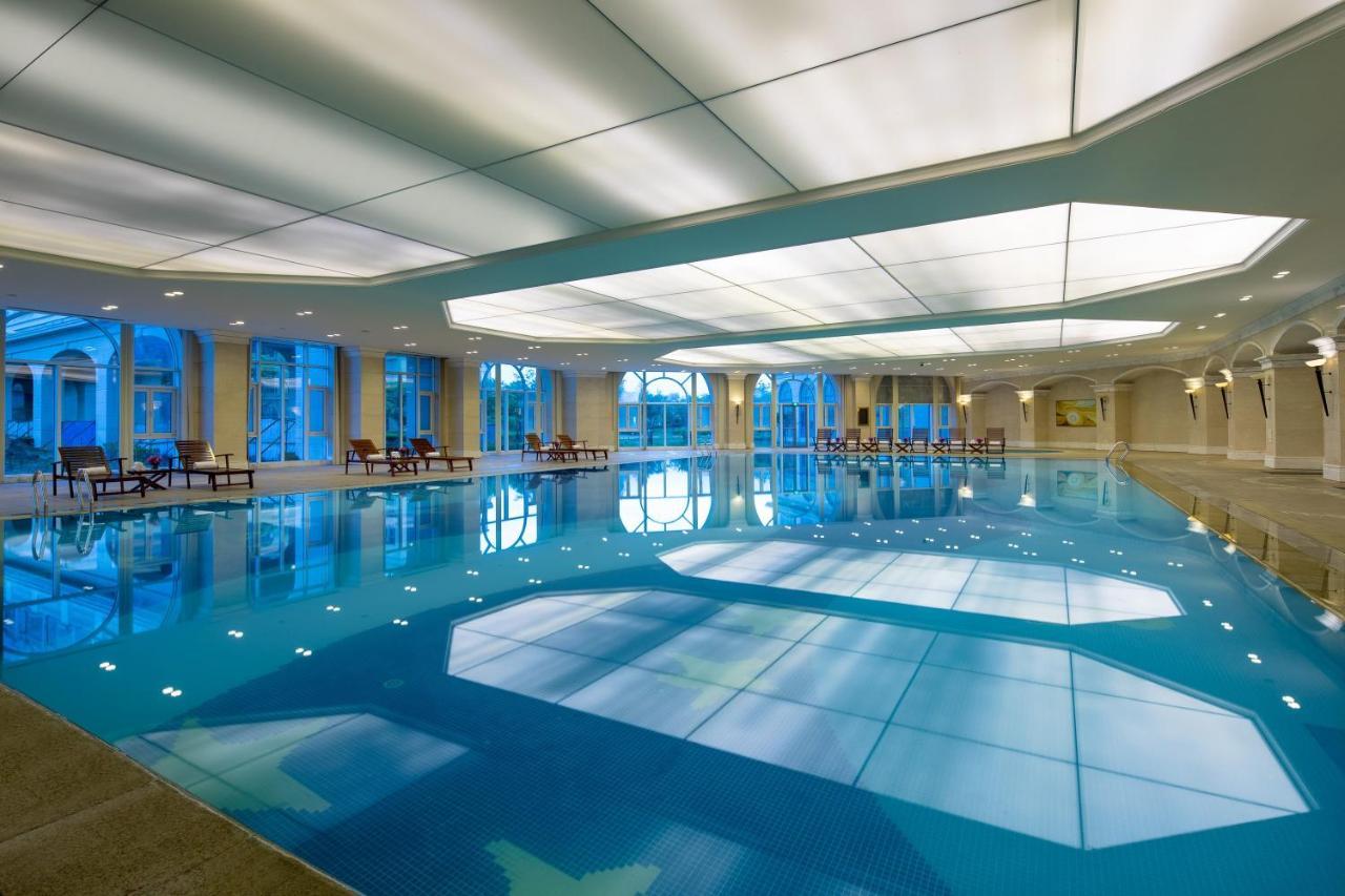 Crowne Plaza Ocean Spring Resort By Ihg Jimo Екстериор снимка